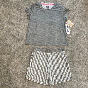 MUK LUKS Petite Cloud Knit Short & Tee PJ Set
